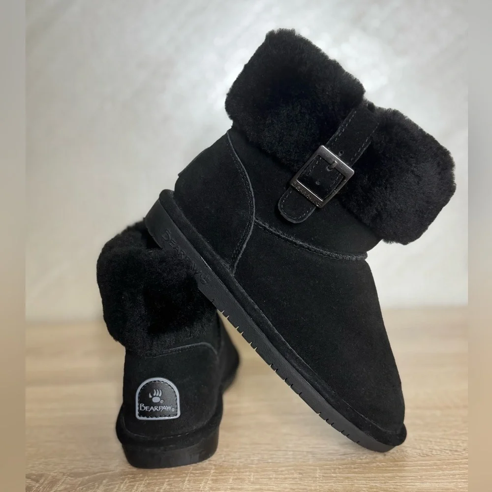 Bearpaw Abby Black Suede Ankle Bootie With Sheepskin Collar Women Size 6